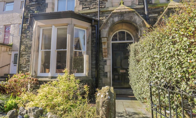 Windermere Cottage | 48 Oak Street
