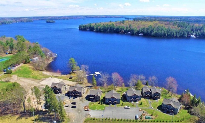 Muskoka Lakes House | 4B - 3 Bedroom Duplex