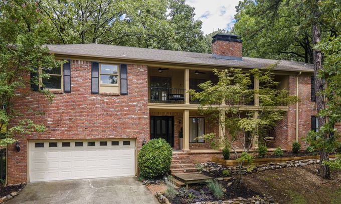 River Mountain House | 4BD 3.5BA Family Retreat + 1/2 Basketball Court