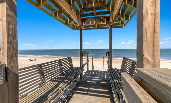 Marineland Acres House | 4bd 3ba House on the Beach with Stunning Views!