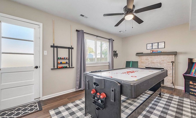 Hampton House | 4BD home with gameroom and pool, close to Langley & PTC!
