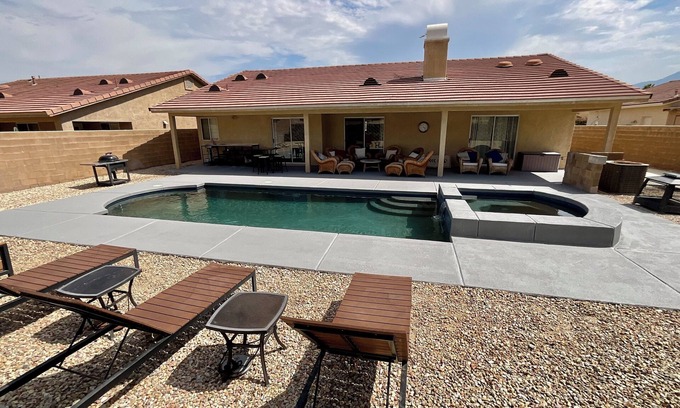 Desert Hot Springs House | 4BED/2BA PRIVATE SALTWATER POOL & SPA, LARGE UPGRADED FAMILY HOME, EASY CHECK-IN