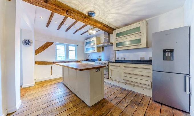 Leominster House | 4bedhouse/leominster/hiking/castles/sleeps7/wifi