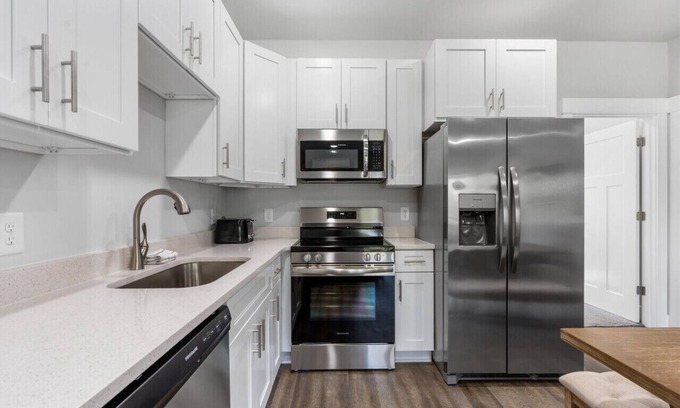Nashboro Village House | 4Beds + Safe & Quiet! 10min Airport & 15toDowntown!