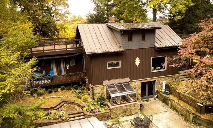 Helmsburg House | 4BR, 3.5 BA Home