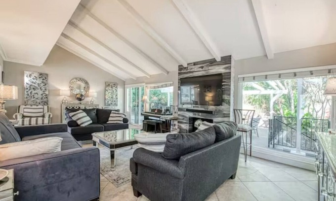 Mission Viejo House | 4Br/3Ba Gem in So. Orange County! Enjoy Lake & Pool Access. Your perfect retreat