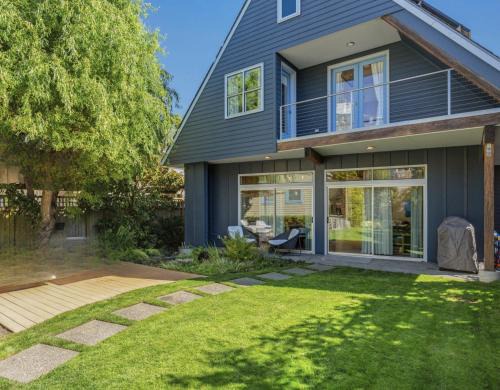 Queen Anne House | 4BR 4BA The Gardens at Queen Anne