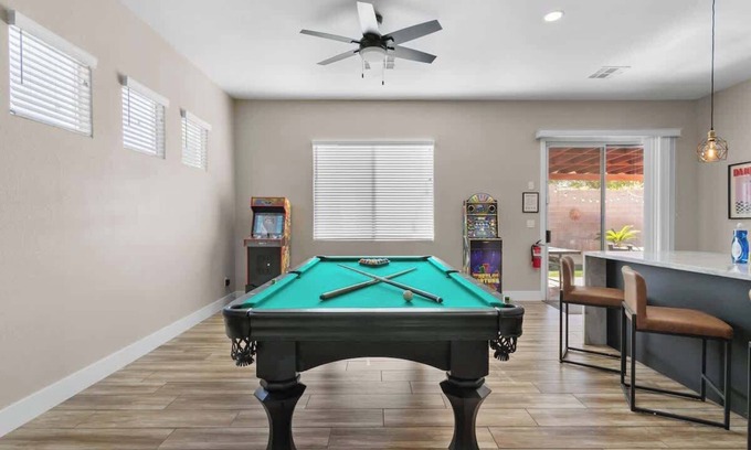 River Mountain House | 4BR Funhouse: Hot Tub, Ping Pong + Game Room!