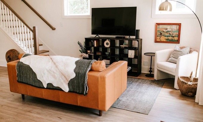 Athens House | 4BR Game Day Getaway by MHM Luxury Properties