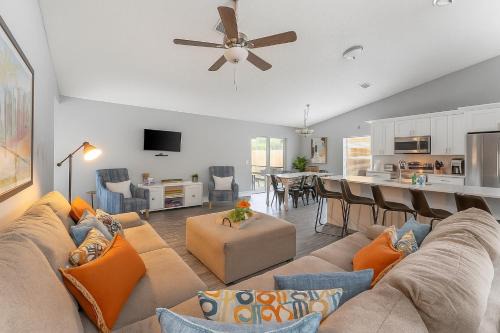 Indian Point House | 4BR Heated Pool Home Close to Disney and Lakes