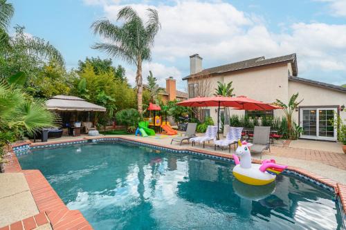 Lake Elsinore House | 4BR, Heated Pool & SPA, Mini Golf ,Kids Playhouse,Fire PIt