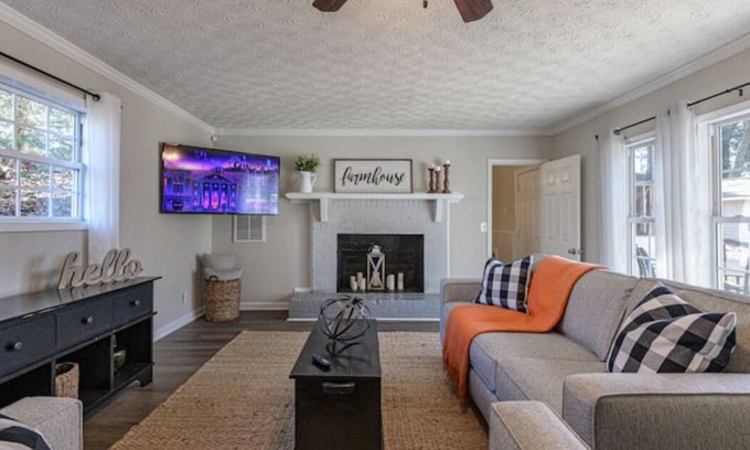 Cartersville House | 4BR Ranch 1 Mile to Downtown Cartersville