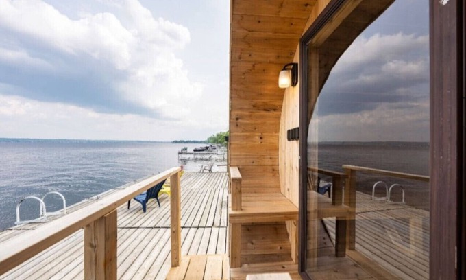 Cameron Cottage | 4BR Waterfront Retreat w/Barrel Sauna & Firepit
