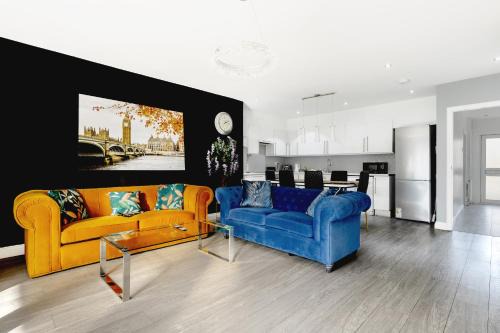 Borehamwood House | 4BRHouse with Free Parking for Contractors&Families Sleep 8