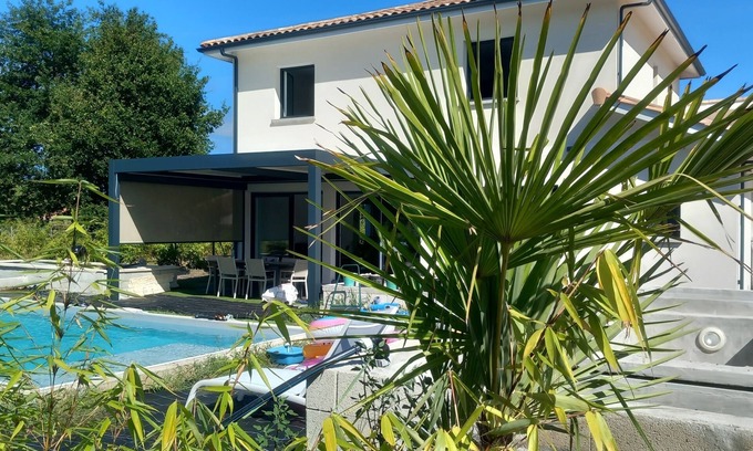 Carcans Villa | 4CH villa with pergola, swimming pool located 4km from Lac CARCANS and 9km from the Ocean