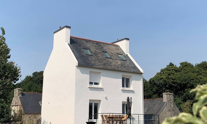 Pouldreuzic House | 4km from the beach - House renovated in 2025