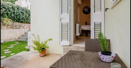 Lapad Apartment | 4M studios Above Sunset Beach