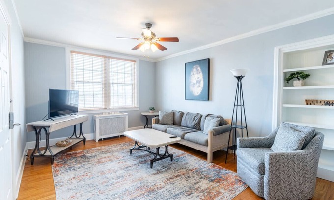 Greensboro Condo | 4th Floor Condo 1/4 mile from Moses Cone Hospital