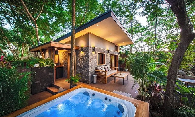 Rio Seco House | 4x4 Only/Luxury Jungle TinyHouse + Jacuzzi