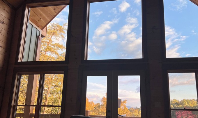 Unaka Cabin | 5,000 sqft Mountain Escape with the Luxury of Modern Living-Game room w/Bar