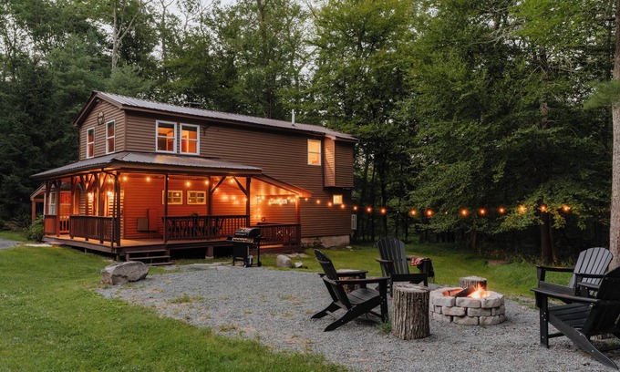 Eldred Cabin | 5 Acre Nature Escape · Rockpine Cabin