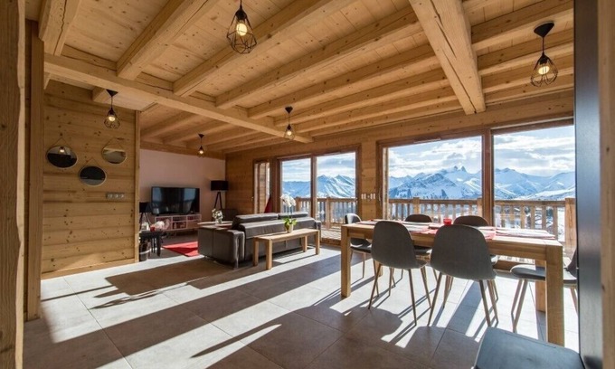 La Toussuire Apartment | 5 Attic bedrooms appartment on the ski slopes - up to 12 guests