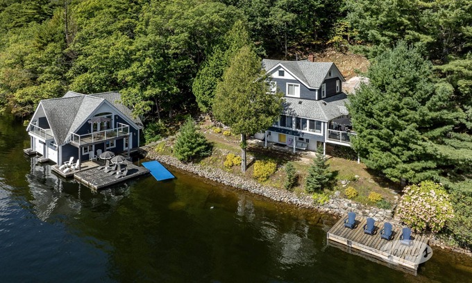 Port Carling Cottage | 5 bdrm, 3 bath, Muskoka Room, Private, Walking distance to Port Carling!