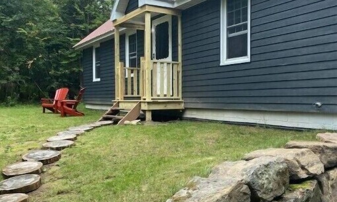 Newcomb House | 5 Bdrm in High Peaks region of the Adirondacks