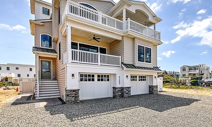 South Beach Haven House | 5 Bdrms - 3 1/2 Baths - Sleeps 16