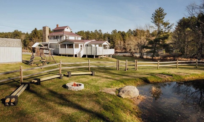 Swan Lake Cabin | 5 Bdrms · Hot Tub · Pond · Swan Pond Cabin