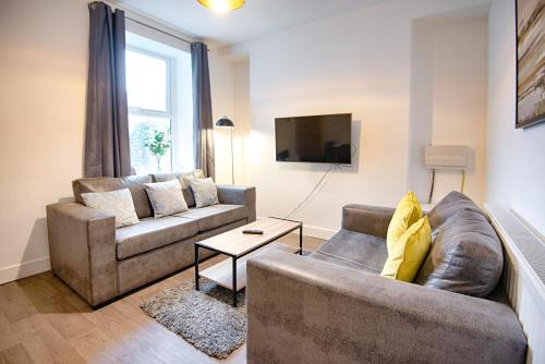 Port Talbot Apartment | 5 Bed - 2 Bath - Ideal for Work Crews