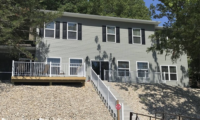Camdenton House | 5 BED/3.5 BATH At Water's Edge, Super Dock, Ample Parking Space