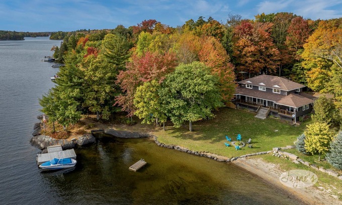 Bala Cottage | 5 bed 3 bath cottage on Moon River