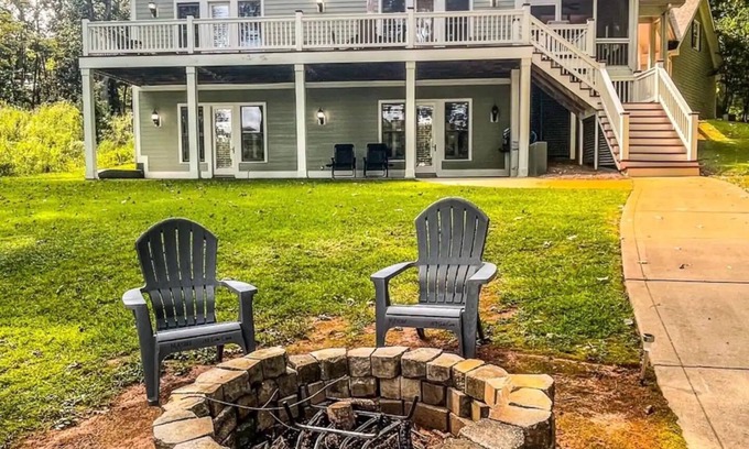 Lake Oconee House | 5 BED 7 BATH WITH BOAT DOCK