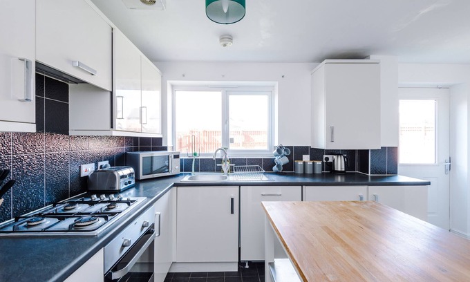 Manchester House | 5 Bed House Manchester by MCR Dens