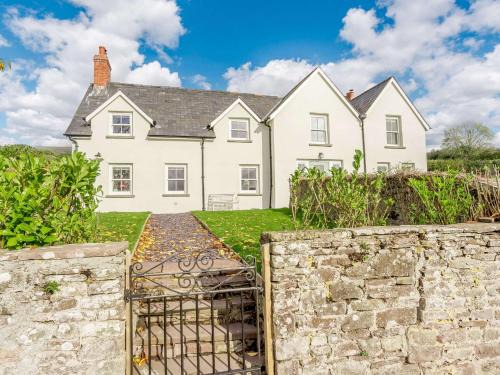 Crickhowell House | 5 Bed in Crickhowell 90053