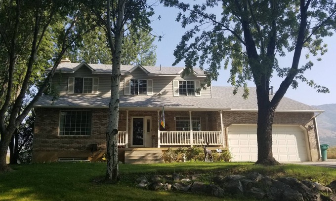 Eden House | 5 bedroom, 3 bath home for rent.