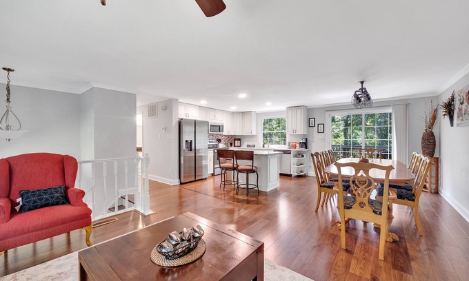 Charlotte House | 5 Bedroom 3 Full Bath 6 Bed Sleep 13