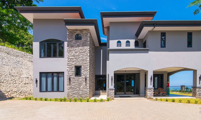 Tarcoles House | 5 Bedroom 5 bathroom Luxury Home, with optional apartment above the garage