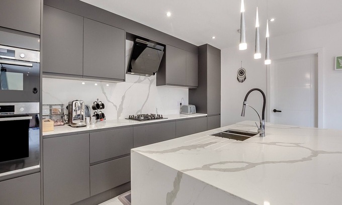 East Grinstead Cottage | 5 bedroom accommodation in East Grinstead