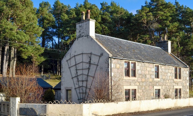 Woodend Cottage | 5 bedroom accommodation in Duthil, near Aviemore