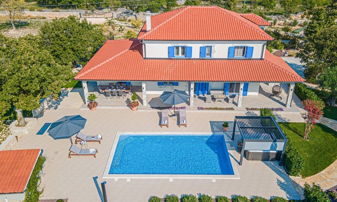 Drnis House | 5 bedroom accommodation in Drnis