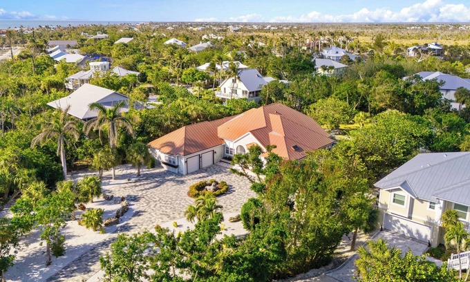 Sanibel House | 5 bedroom accommodation in Sanibel