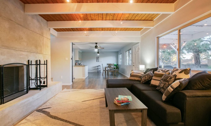 Albuquerque House | 5-bedroom, grand but cozy house - sleeps 14, mountain views, huge yard