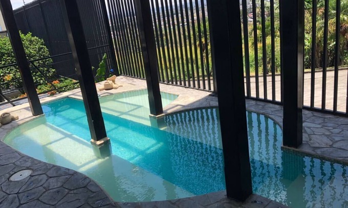 Escazu House | 5 BEDROOM HEATED POOL HOME IN ESCAZU