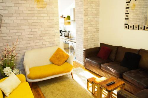 Adamsdown House | 5 bedroom house near cardiff city.