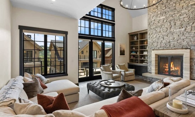 Big Sky House | 5 Bedroom Luxury Hillside Retreat in Big Sky