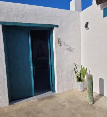 Struisbaai House | 5 Bedroomed Fisherman's Cottage in Struis Bay
