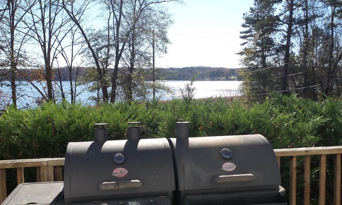 Bogart House | 5 bedrooms/10 beds Beautiful Lake view! Long term and Monthly rentals Welcome!