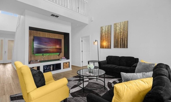 Sunset Lakes House | 5 Bedrooms/3.5 Bathrooms/Sunset Lakes (2943 SV)